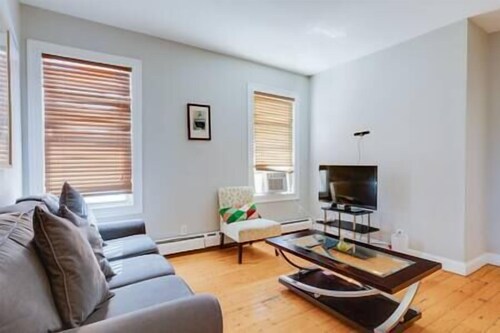 NEW! Boston Condo Near MBTA, 3Mi to Fenway ! (U3)