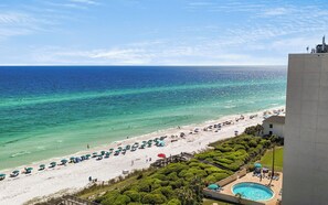 On the beach - Beachfront Condo + Community Pool, & Stunning View (Santa Rosa Beach)
