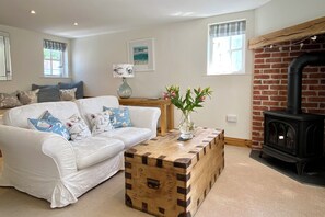 Living area - Rafters Apartment with parking (Padstow)