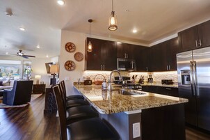 Condo, 2 Bedrooms | Private kitchen | Fridge, oven, coffee/tea maker, electric kettle