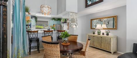Condo, 1 Bedroom | Dining