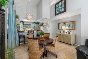 Condo, 1 Bedroom | Dining