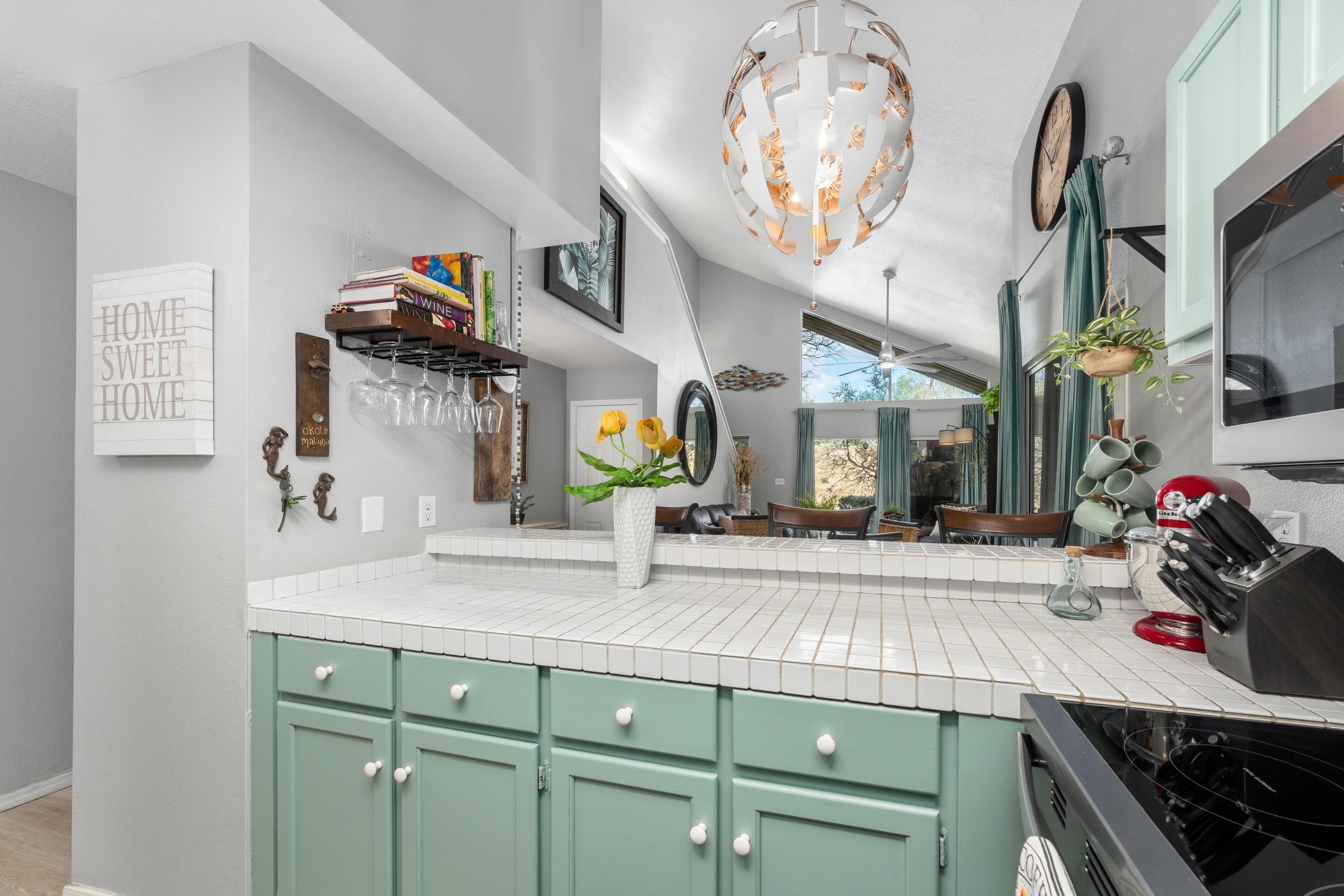 Condo, 1 Bedroom | Private kitchen | Fridge, oven, coffee/tea maker, toaster