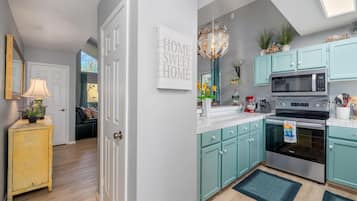 Condo, 1 Bedroom | Private kitchen | Fridge, oven, coffee/tea maker, toaster