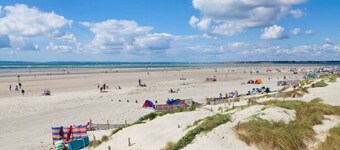 Charming Cabin Retreat - Hot Tub and Fishing Lake