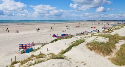 Charming Cabin Retreat - Hot Tub and Fishing Lake