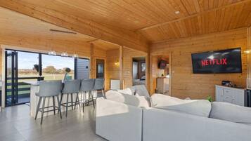 電視、書籍、音響