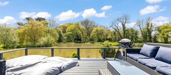 Rustic Charm - New Lake Cabin Retreat with Hot Tub