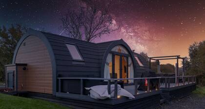 The Lake House - Private Hot Tub