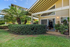 Exterior - Waikoloa Hills, One Bedroom One Bathroom Bbq Area (Waikoloa)