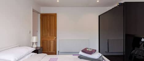 Casa | 4 dormitorios, tabla de planchar con plancha, wifi gratis y ropa de cama