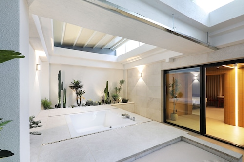 서울인호텔 바이 더디자이너스