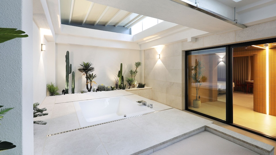 Seoul Inn Hotel by the Designers