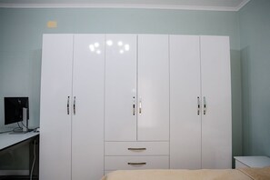 1 bedroom, iron/ironing board, WiFi