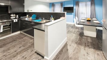 Single Room, Non Smoking | Shared kitchen