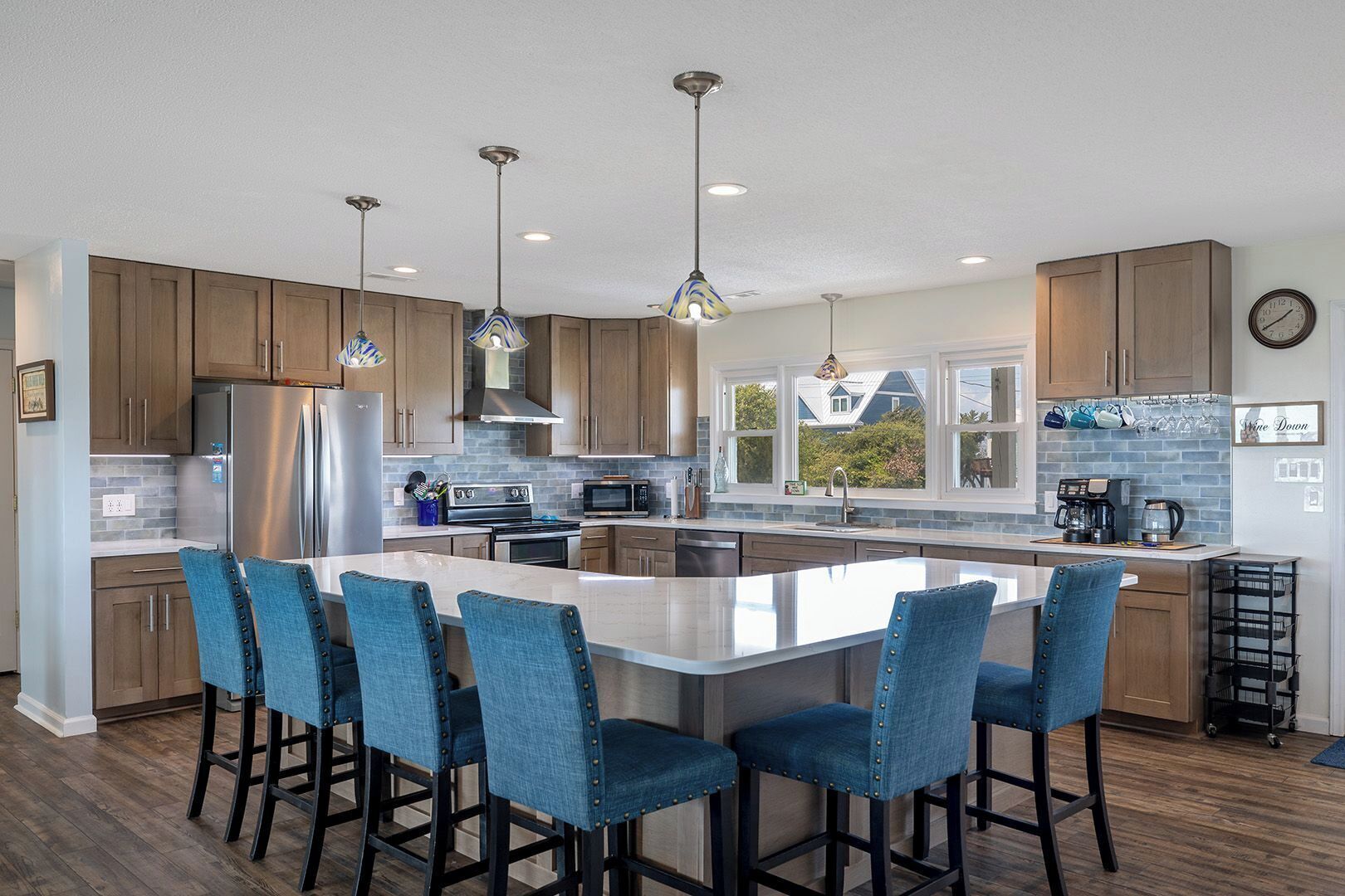 ثلاجة، ميكروويف، فرن، غسالة أطباق