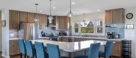 Refrigerador, microondas, horno, lavavajillas