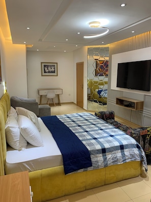 Desk, iron/ironing board, free WiFi - Signature apartments  (Lekki)
