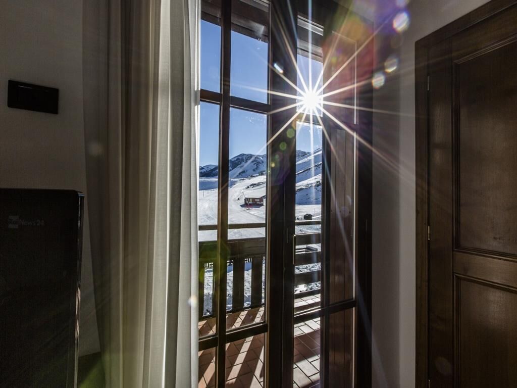 Economy Double or Twin Room, Non Smoking, Mountain View | In-room safe, soundproofing, free WiFi