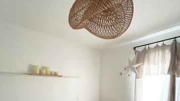 2 slaapkamers, een strijkplank/strijkijzer, wifi, beddengoed