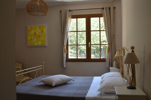 6 chambres, fer et planche à repasser, Wi-Fi gratuit, draps fournis