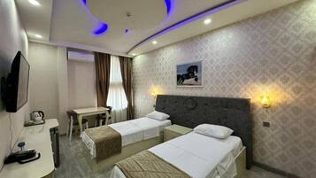 1 bedroom, premium bedding, desk, laptop workspace