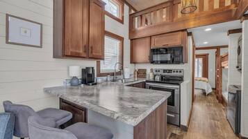 Micro-ondes, four, plaque de cuisson