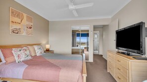 2 bedrooms, iron/ironing board, WiFi