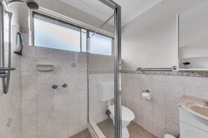 Shower - Hydra 8 (Merimbula)