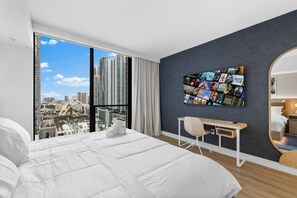 Luksus-studiosuite, byutsikt | Sengetøy av topp kvalitet, blendingsgardiner og wi-fi (inkludert)