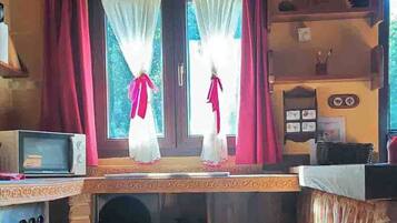 Micro-ondes, four, plaque de cuisson