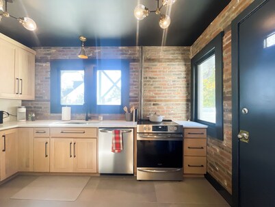 Urban 2-bedroom Escape in Downtown Cape Girardeau 