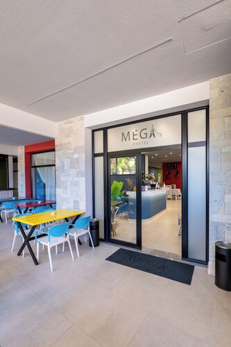 Mega Hostel