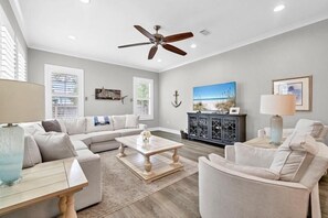 Hus, flere senger (Yolo by the Sea) | Oppholdsområde | TV