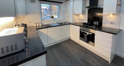 Free Parking, Cosy & Lovely 2 bedroom apartment