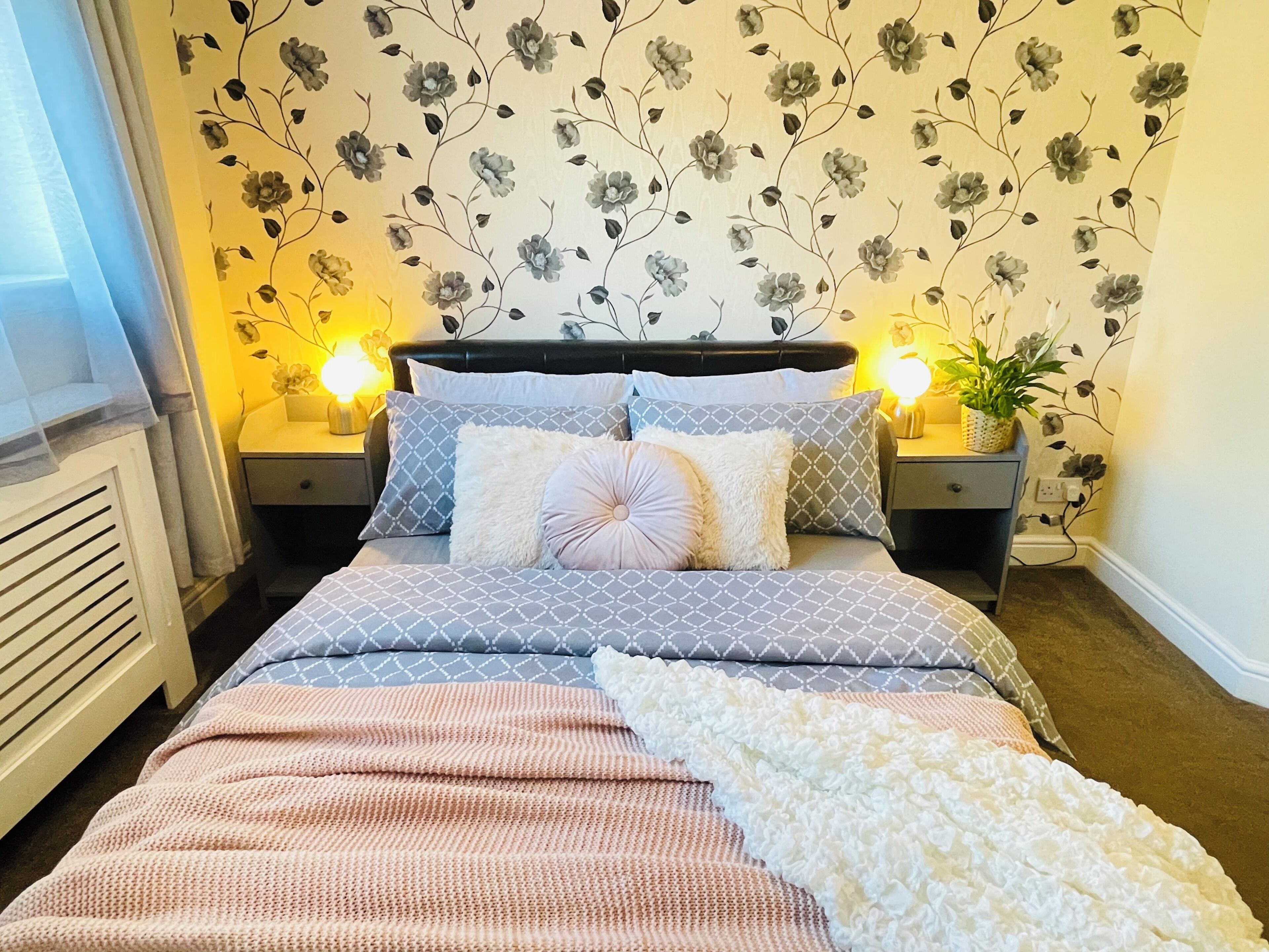 2 habitaciones, tabla de planchar con plancha, wifi y ropa de cama 