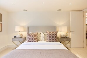 บ้านพัก | 5 ห้องนอน