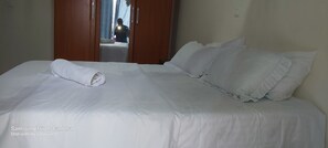 3 habitaciones, tabla de planchar con plancha y wifi gratis