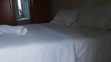 Apartment | 3 bedrooms, iron/ironing board, free WiFi, bed sheets