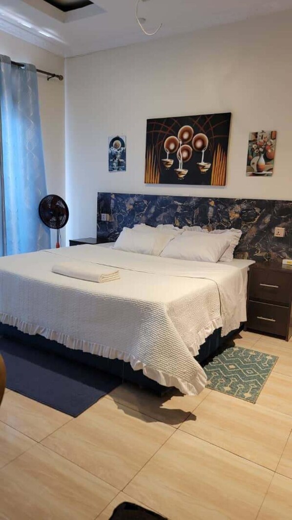 3 bedrooms, iron/ironing board, free WiFi, bed sheets - Remarkable 3-bed House in Kigali (Kigali)