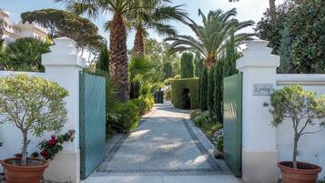 Enceinte de lâhĂ©bergement