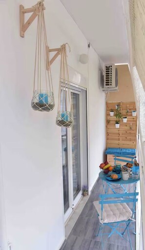 Outdoor dining - Glyfada's House Project!
 (Glifada)