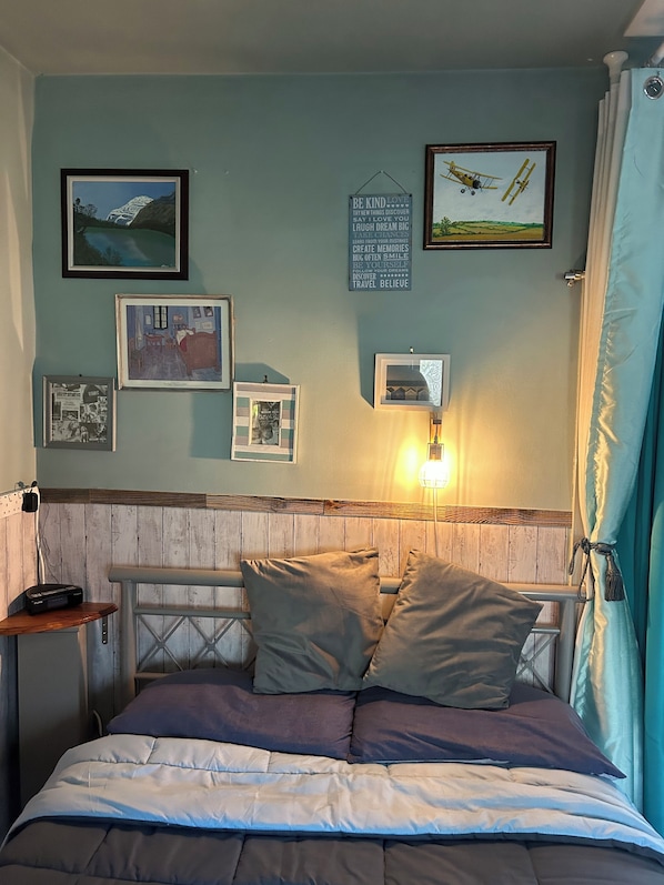 1 bedroom, iron/ironing board, WiFi, bed sheets