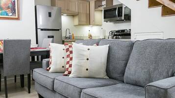 Apartamento | Área de estar | TV