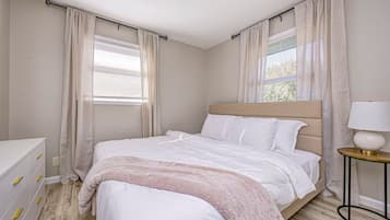 4 chambres, fer et planche Ă repasser, Wi-Fi, draps fournis