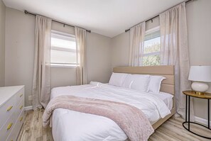 4 bedrooms, iron/ironing board, WiFi, bed sheets - Charming 4-bedroom house with WiFi in lovely Indianapolis (Indianapolis)