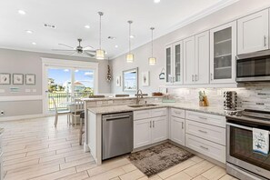 House, Multiple Beds (Serendipity Cottage) | Private kitchen | Coffee/tea maker, toaster, paper towels - Serendipity Cottage (Navarre)