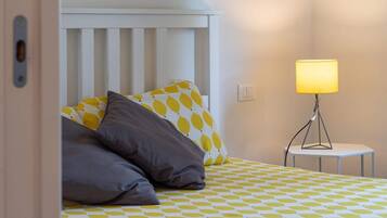 2 bedrooms, iron/ironing board, travel cot, WiFi