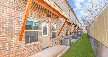 New-Walk to Tarleton-2 King Beds