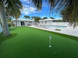 Exterior - Cozy Getaway Studio with Pool and Putting Green 1A (Fort Lauderdale)